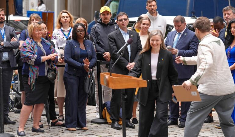 Het exacte vermogen Diederik Samsom blijft onduidelijk Het exacte vermogen Diederik Samsom blijft onduidelijk