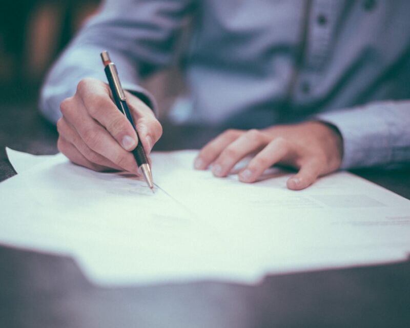 Vast contract vs tijdelijk contract: wat is beter voor jou?