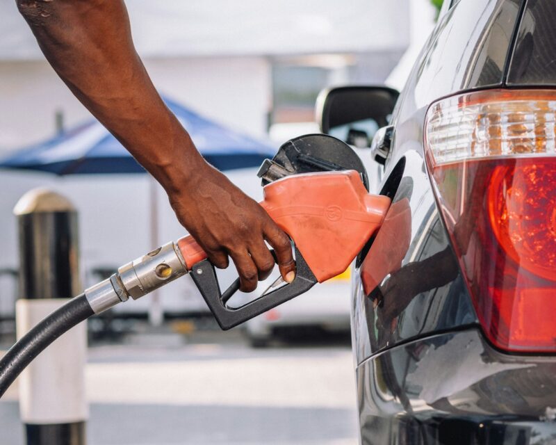 Benzine weer duurder dan ooit: zo reken je uit wat tanken je per maand kost