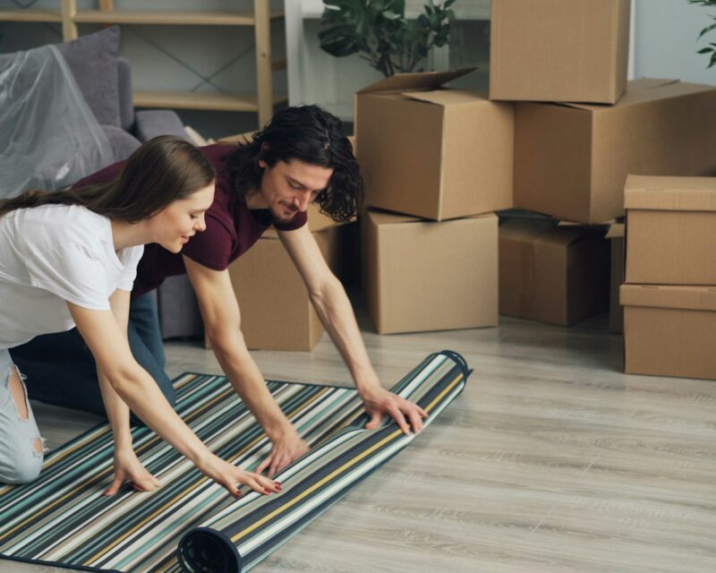 Samenlevingscontract als je gaat samenwonen: wat erin staat en wanneer je naar de notaris gaat