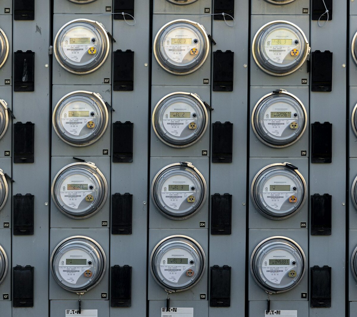 Meterkast met elektriciteitsmeter in een woning