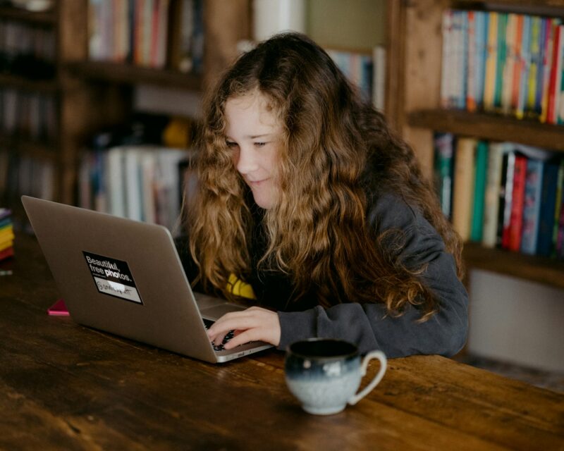 Verhoogde schenking voor je studie: hoe je ouders die vrijstelling gebruiken