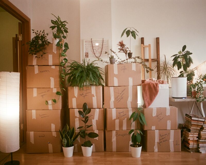 Wat kost het om je eerste huis of kamer in te richten? Een rekenvoorbeeld per ruimte