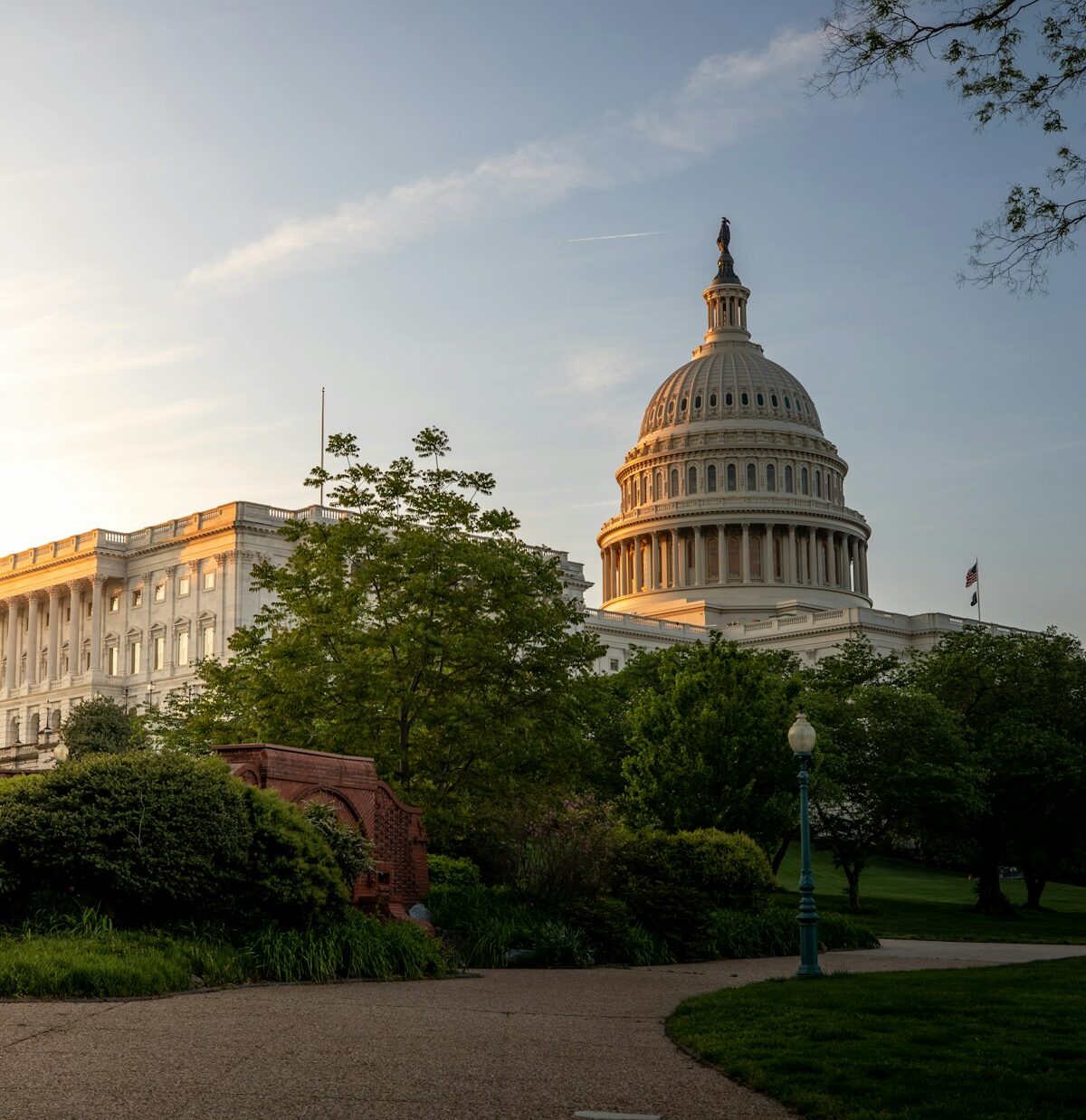 Het Amerikaanse Capitool in Washington bij laag zonlicht